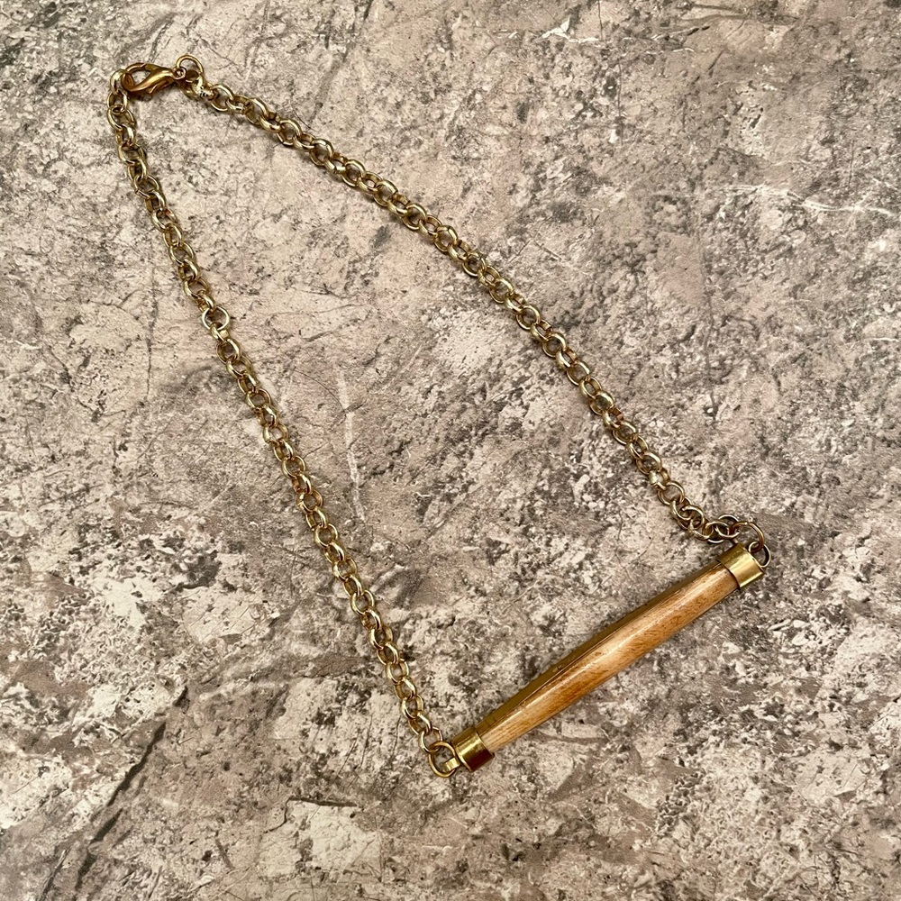 Neutral statement necklace
